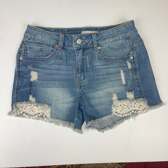 Alter’d State Denim Shorts Destructed Crochet 25 - Picture 14 of 16